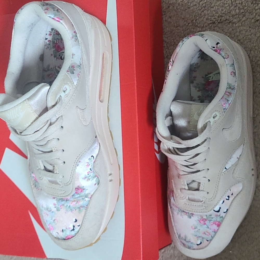 Floral Nike Air Max